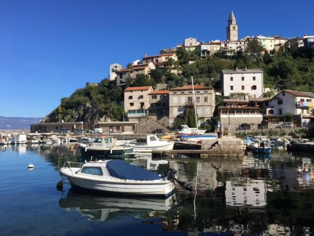 Apartment Arte Vrbnik ภายนอก รูปภาพ